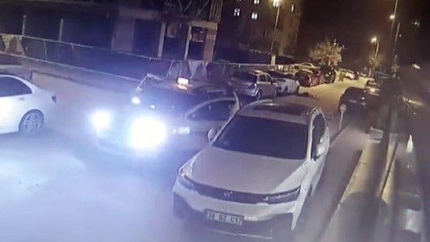Kayseri'de arkadaşlarıyla tartıştı, taksiden atladı!