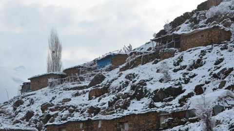 Şırnak'ı Nisan ayında beyaz örtü kapladı