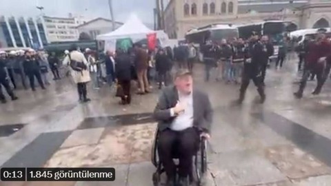 Kadıköy'de Yeşil Sol Parti'nin seçim standına polis müdahalesi