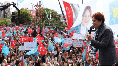 Akşener: Erkeklere hakaret etmek için bizi kullanıyorlar; keşke birer 'karı' olabilseniz