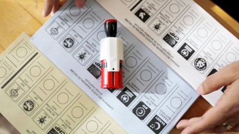 CHP'li Engin Özkoç'tan '1. tur' yorumu: Verdiği oy oranı dikkat çekti