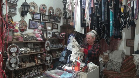 Hobi olarak başladı, yaptığı hediyelik eşyalar mesleği oldu