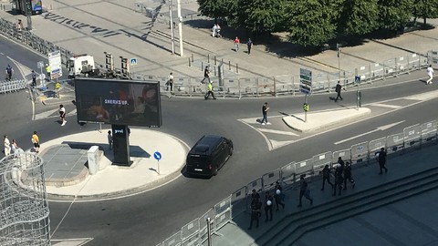 Taksim Meydanı kapatıldı, trafik akışı durduruldu!
