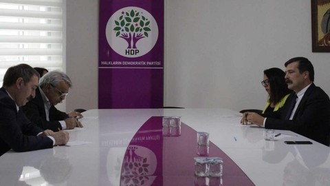 Ahmet Şık Gerçek Gündem’e ittifakta yaşanan çatlağı yazdı: Hep birlikte devirdiğimiz çamlar