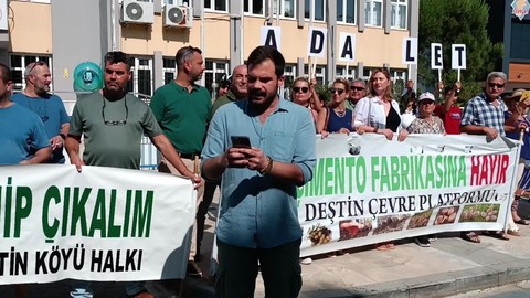 Muğla'da vatandaşlar çimento fabrikası yapımına karşı mahkeme önünde adalet nöbeti başlattı