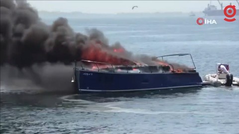 Pendik’te tekne alev topuna döndü