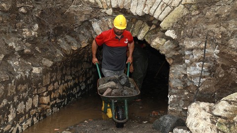 Ordu'da sel sonrası tarihi evin altından çıktı!