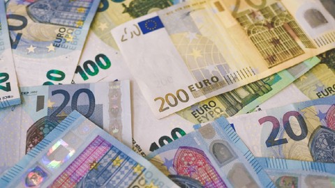 Özgür Demirtaş'tan Euro yorumu: En azından şimdilik...