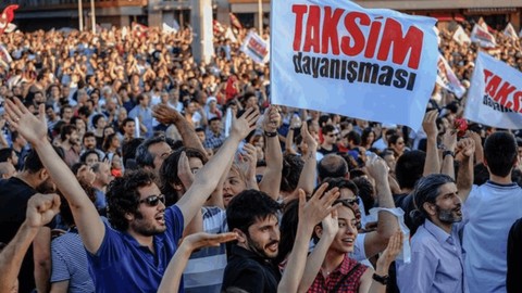 "Kendi hukuksuzluğunuzun karanlığında yol alamaz hale geleceksiniz"