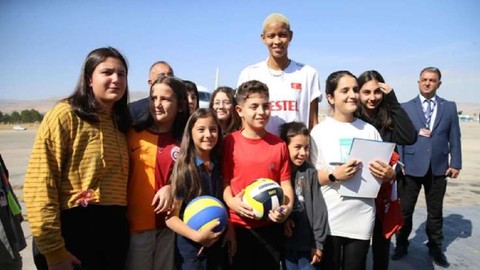 Melissa Vargas 'memleketi' Malatya'yı ziyaret etti