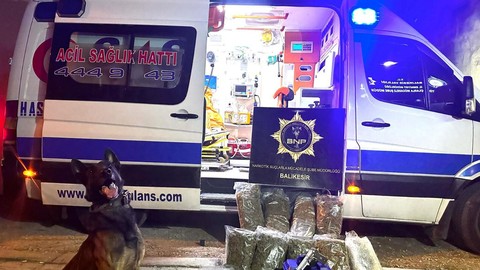 Ambulansla uyuşturucu sevkiyatına operasyon