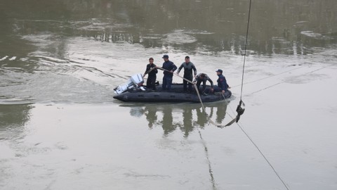 Asi Nehri'ne düşen otomobilde 1 kişi ölü bulundu!