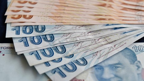 SGK duyurdu: Emeklilerin bayram ikramiyeleri hesaplara yatmaya başladı! Hangi sıraya göre ödenecek?