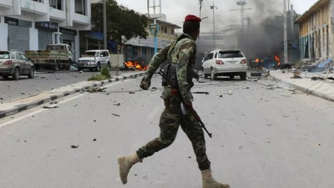 Somali'de bombalı saldırı: Biri Türk vatandaşı 2 yardım çalışanı hayatını kaybetti