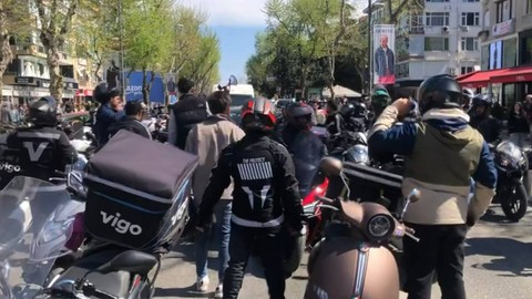 Vigo'da çalışan motokuryeler, saatlik ücret sömürüsüne karşı 3 gündür direniyor