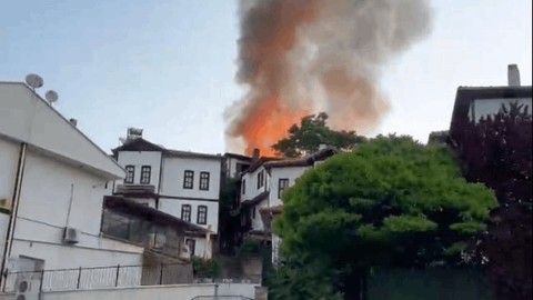 Beypazarı'ndaki yangında 6 konak zarar gördü