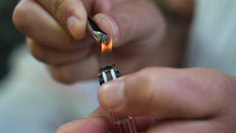 Bilinmeyen cisimler gökten yağdı, yetkililere çağrı yapıldı!