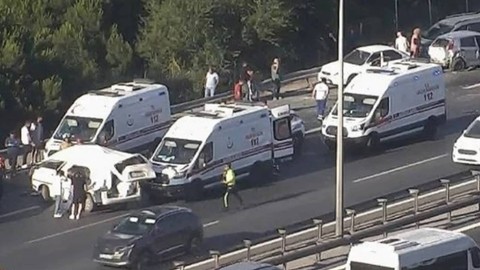 İstanbul'da TEM Otoyolu'nda 15 araç birbirine girdi! Yaralılar var