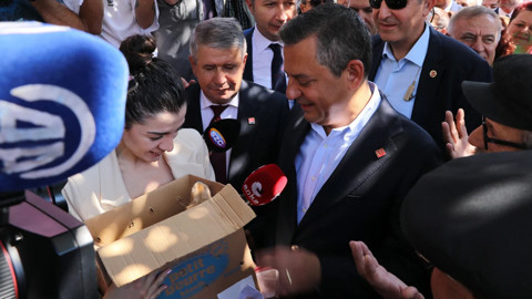 Özgür Özel Burdur'da Köpek Sahiplendi