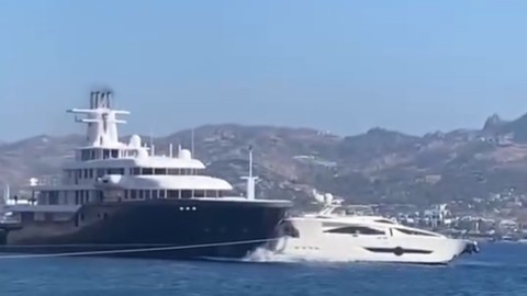 Bodrum'da Milyon Dolarlık Kaza! Mega Yat, Motoryatı Ezip Geçti