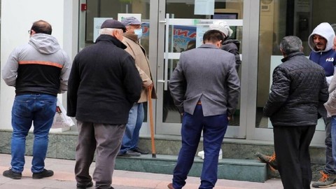 Ünlü Banka Şubelerini Tek Tek Kapatıyor: Müşteriler Şokta