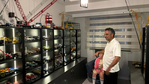 Değeri Dudak Uçuklatan Hobi! Bu Raflarda 2 Milyon TL Yatıyor: 15 Yıl Boyunca Tek Tek Topladı