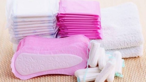 Erkekler İçin Üretilen Ama Kadınların Kullandığı Bu Eşyaları İlk Kez Duyacaksınız: Ped, Crop Top, Topuklu Ayakkabı...