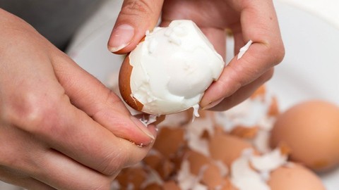 Yumurtanın Kabuğunu Soymak Hiç Bu Kadar Kolay Olmamıştı: İşte O Yöntem...