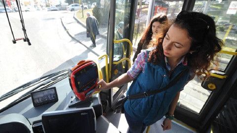 Ulaşımda 65 Yaş Kararı: 1 Ocak Son Gün! Yapmayanın Kartı İptal Edilecek