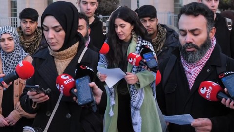 Bakan Tunç Yalanlamıştı... 9 Genç Adliye Önünde: 'Çıplak Arandık, Başörtümüz Kesildi'