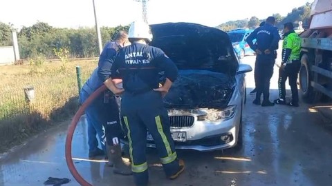 Lüks Araç Bir Anda Alev Aldı