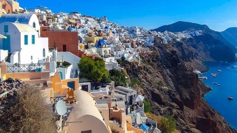 Sürekli Deprem Olan Santorini Adası Nerede? Santorini Adası Türkiye'ye Yakın mı?