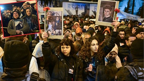 Depremde Kaybedilen Canlar İçin Sessiz Yürüyüş