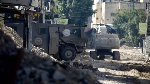 İsrail, Cenin Mülteci Kampı'nda 20 Binden Fazla Kişiyi Sürdü