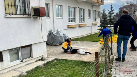 Dengesini Kaybetti, 5. Kattan Düştü