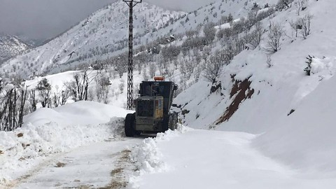 Dört Gün Aralıksız Kar Yağan Kentte Kapalı Yollar Ulaşıma Yeniden Açıldı