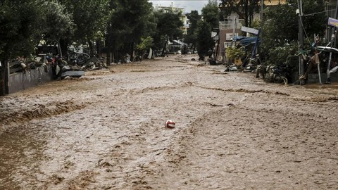 Önce Deprem Şimdi Sel! Yunanistan Felaketleri Art Arda Yaşıyor