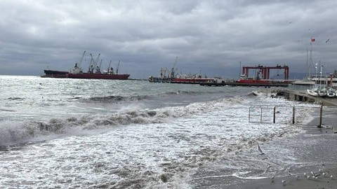 Tekirdağ'ı Fırtına Vurdu, Balıkçılar Karada Kaldı