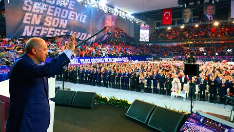 Büyük Kongre Öncesi Flaş Hamle! AKP, Sadece 3 Partiyi Davet Etmedi