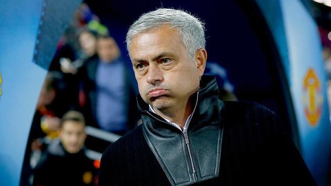 Spor Hukukçuları Net Konuştu: Fenerbahçe Teknik Direktörü Mourinho Irkçılık Yaptı mı? Cezası Ne Olacak?