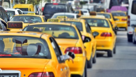 Trafikte Yepyeni Bir Dönem! İlk Kez 1 Mart'tan İtibaren Uygulanacak: Zorunlu Oluyor, Bunu Yapmayan...