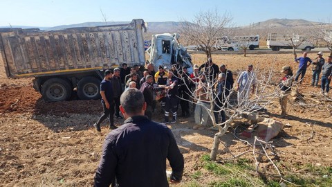 Freni Patlayan Kamyon Facia Yarattı, Ortalık Savaş Alanına Döndü