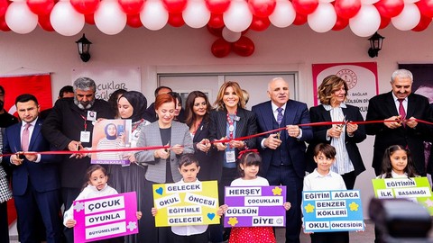 Gülben Ergen Narin'in Anısına Okul Açtı