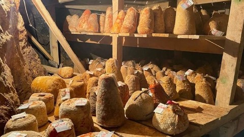 Turistler Kapış Kapış Alıyor: Kilosu 897 TL'ye Satılıyor! 1 Diliminde Bile Mutluluk Hormonu Salgılıyor