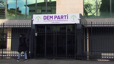 DEM Parti'den Yeni Şafak Yazarı İsmail Kılıçarslan Hakkında Suç Duyurusu