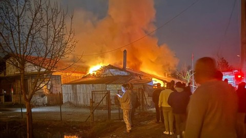 Komşusunu Öldüren Baba ile Oğlun Evinde Yangın: Kundaklandı mı?