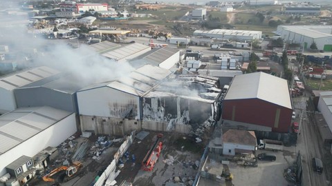 Kocaeli'de Boya İmalathanesinde Korkutan Yangın