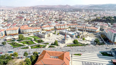 Sivas'ta Trafiğe Kayıtlı Araç Sayısı Artıyor