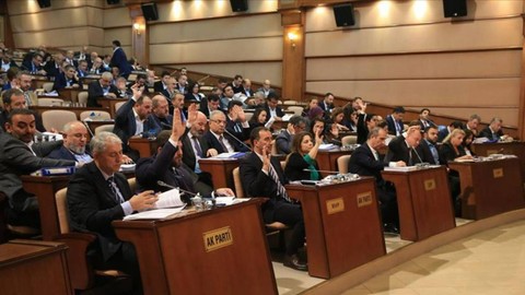 İBB'de Seçim Günü: Tutuklanan Ekrem İmamoğlu'nun Yerine Vekalet Edecek İsim Belirlenecek