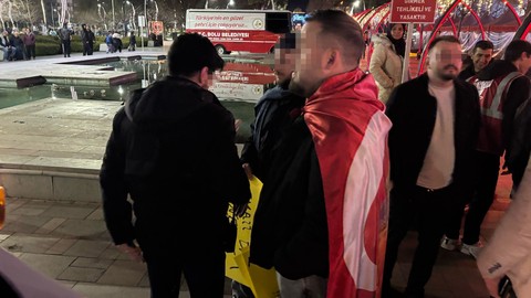 İki Öğrenci Cumhurbaşkanına Hakaretten Tutuklandı